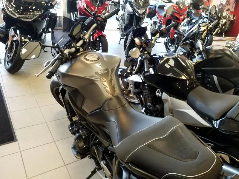 MT09