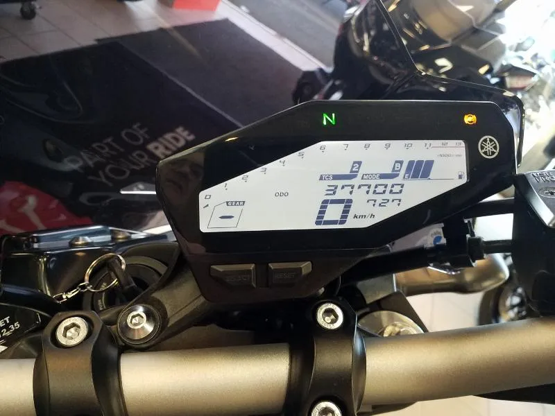 MT09