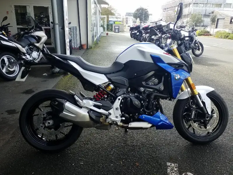 F 900 R