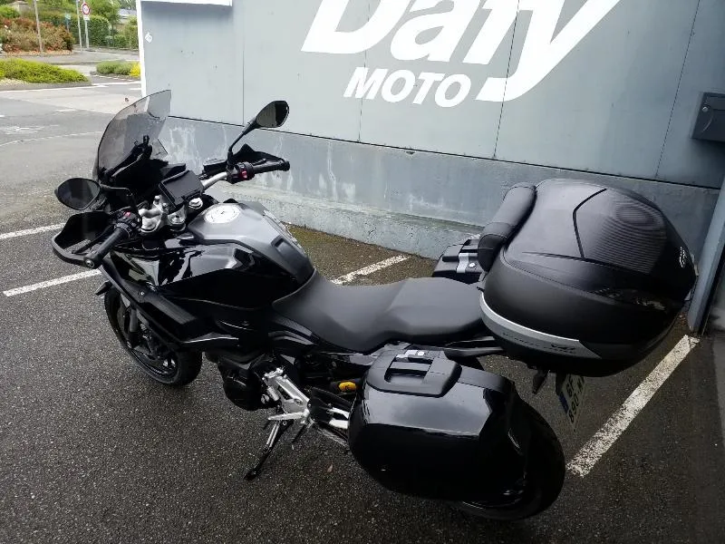 F 900 XR