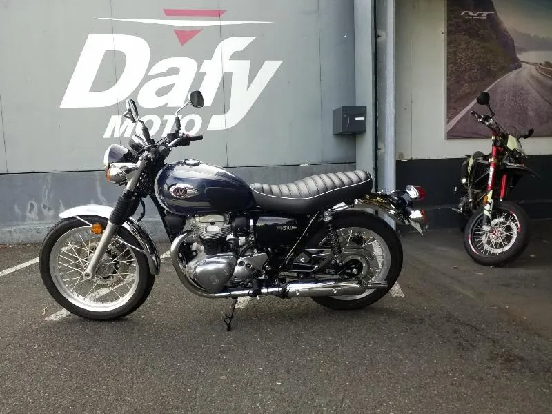 W 800 2023