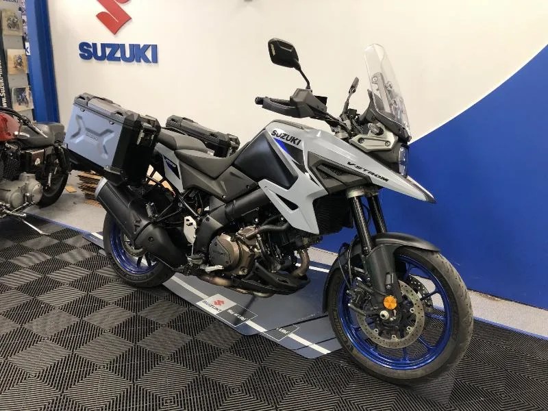 DL VSTROM 1050DE
