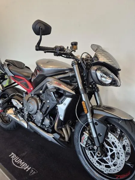 STREET TRIPLE 765 RS