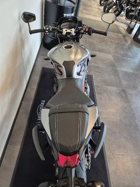 STREET TRIPLE 765 RS