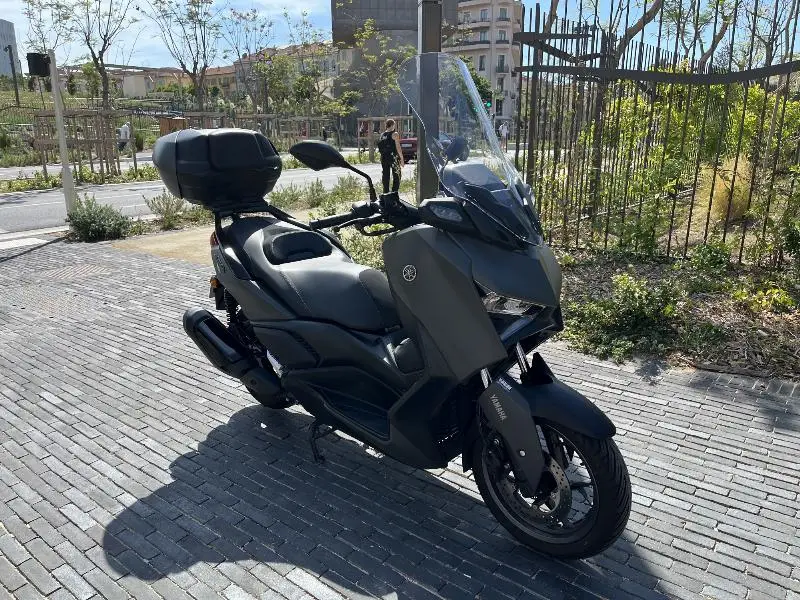 XMAX 300