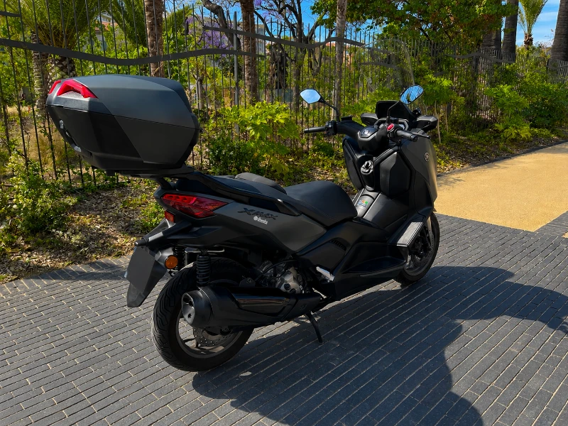 XMAX 300