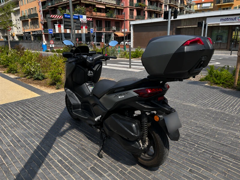 XMAX 300