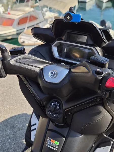 XMAX 125 TECH MAX