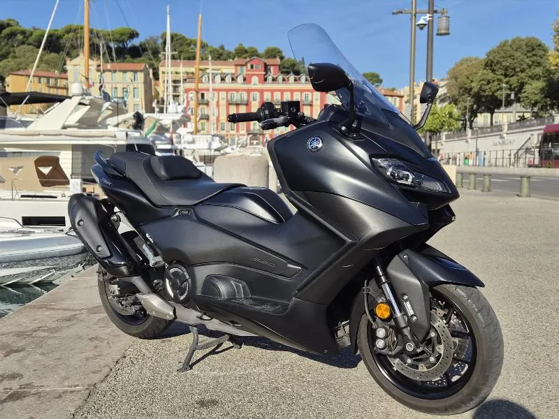XP TMAX 560
