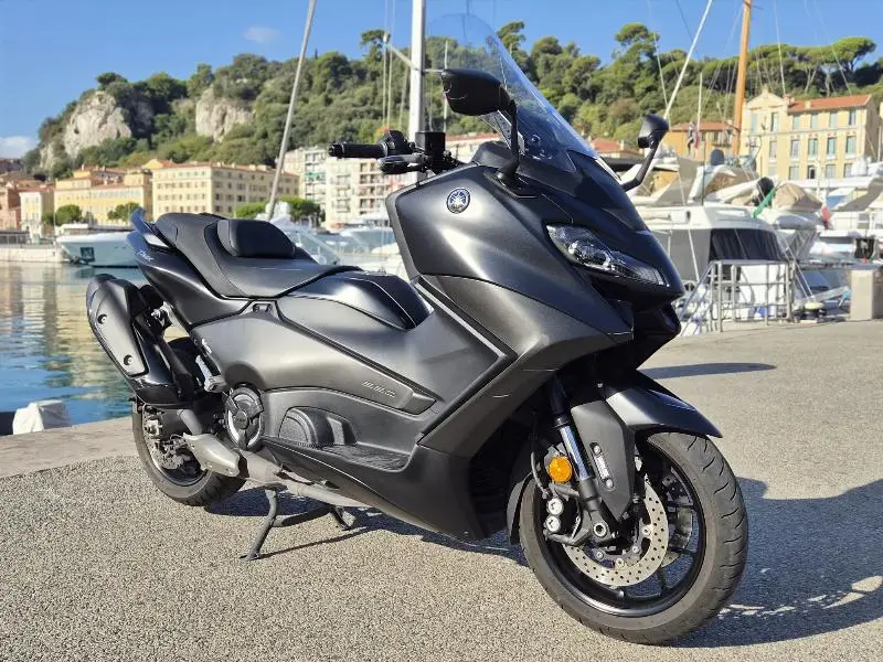 XP TMAX 560