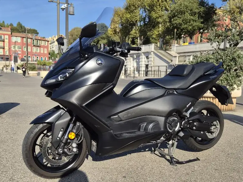 XP TMAX 560
