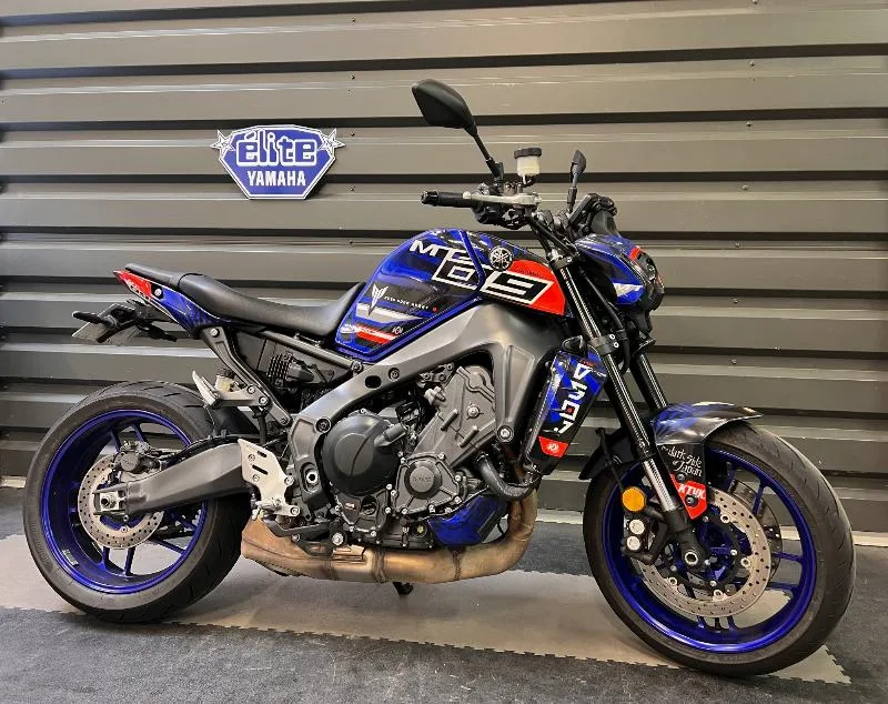 MT09