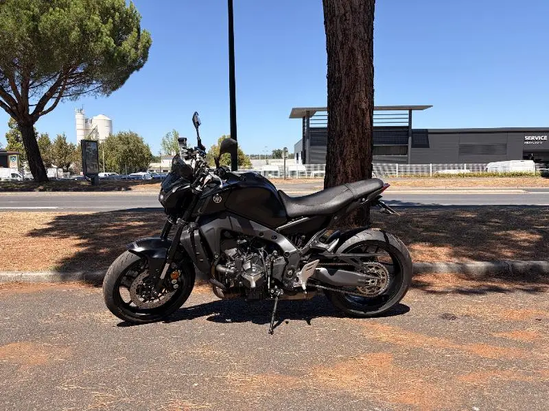 MT09