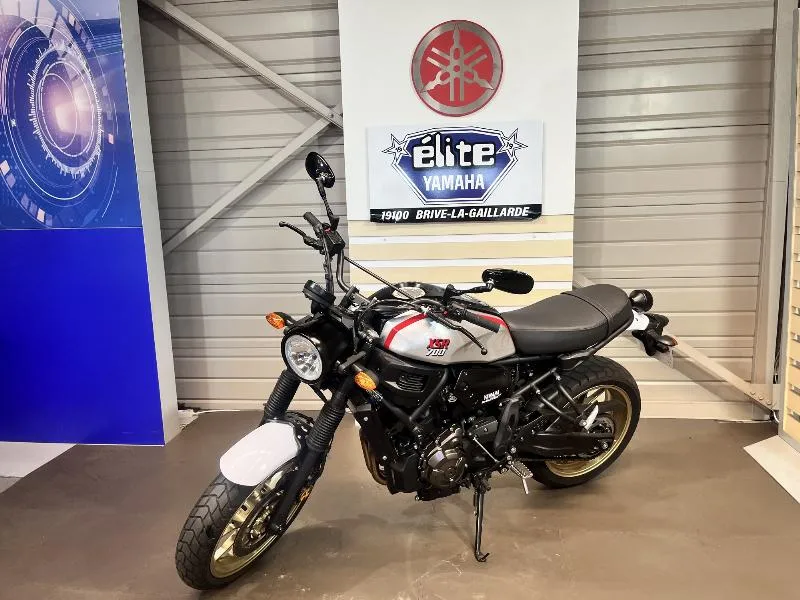 XSR 700 XTRIBUTE