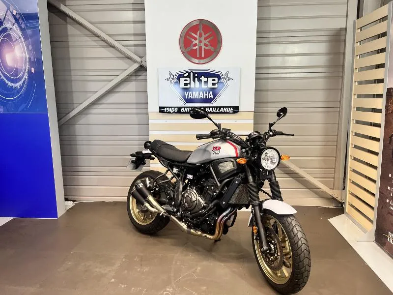 XSR 700 XTRIBUTE