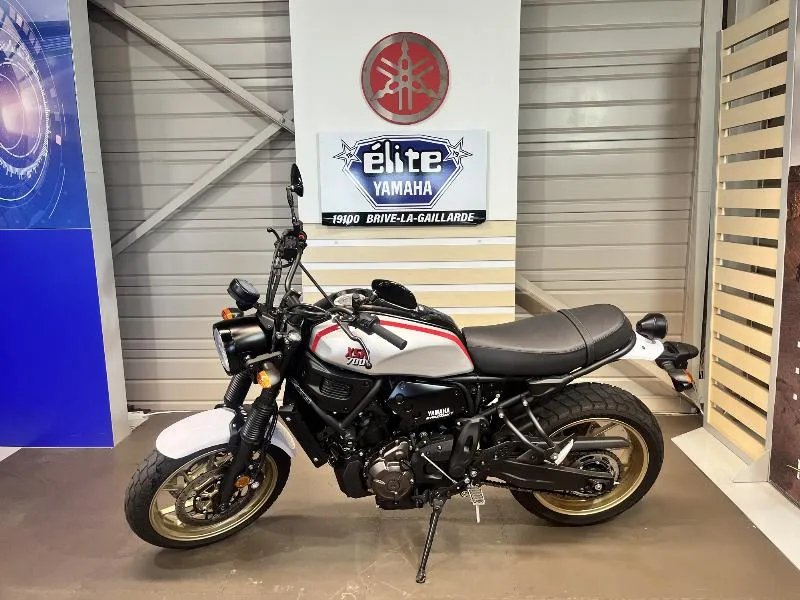 XSR 700 XTRIBUTE