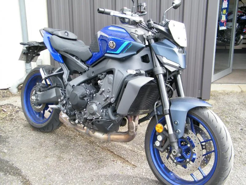 MT09
