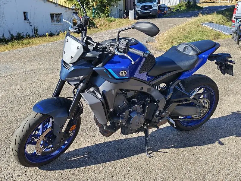 MT09