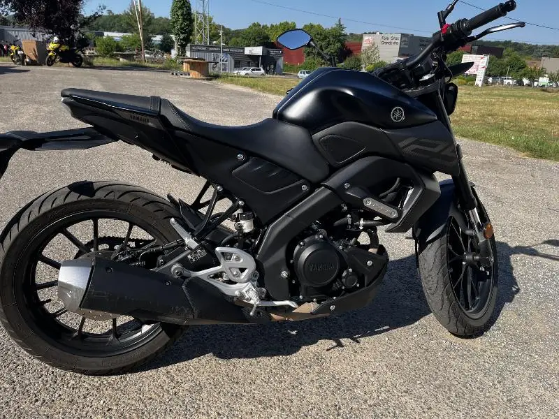MT125 ABS