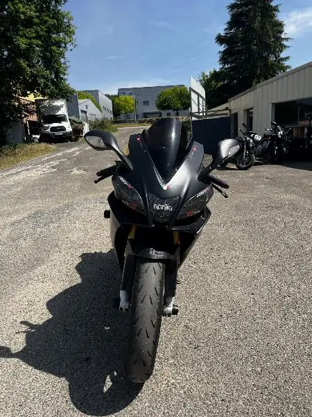 RSV4 1000