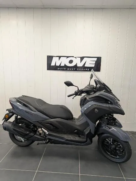 TRICITY 300
