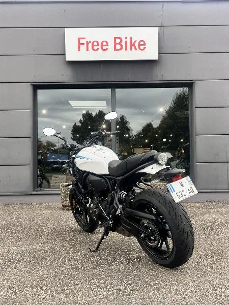 XSR 700