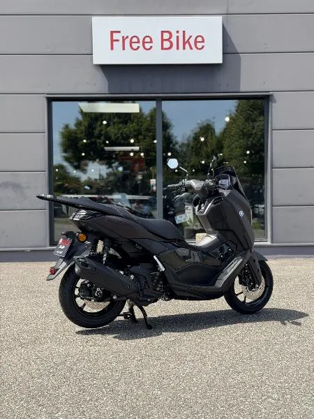 NMAX 125 TECH MAX
