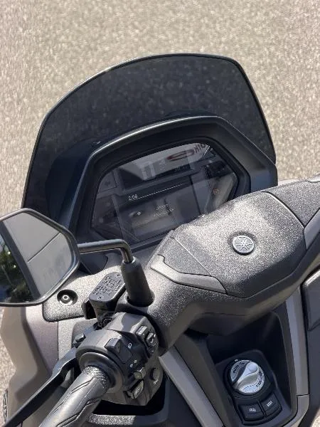 NMAX 125 TECH MAX