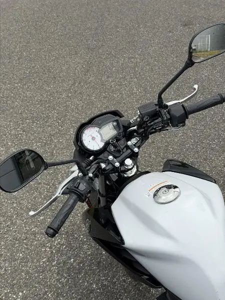 YS 125