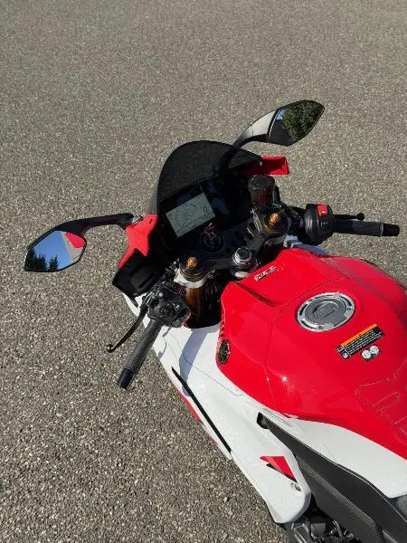 YZFR7
