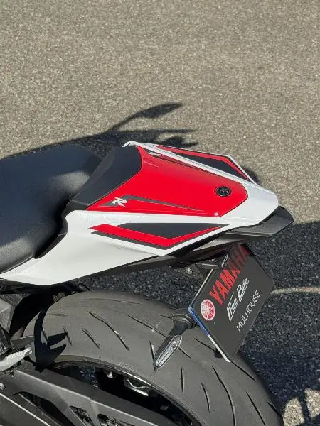 YZFR7