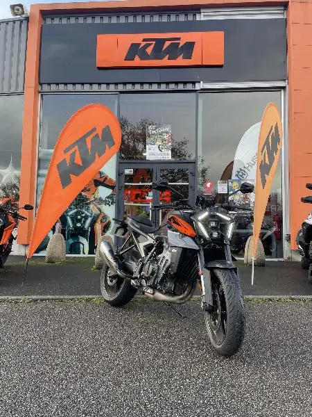 990 DUKE
