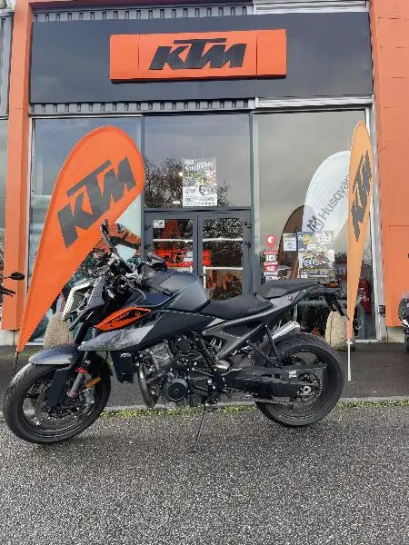 990 DUKE