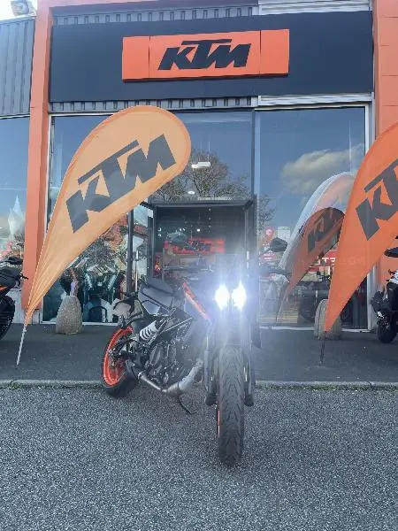 125 DUKE