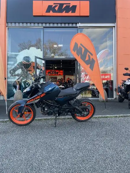 125 DUKE