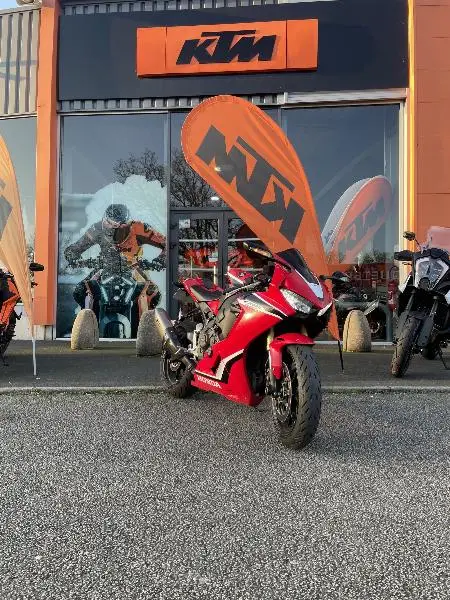 CBR 1000 FIREBLADE