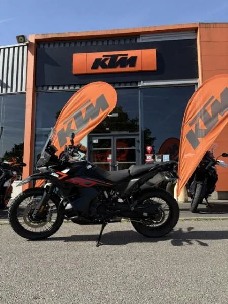 790 ADVENTURE