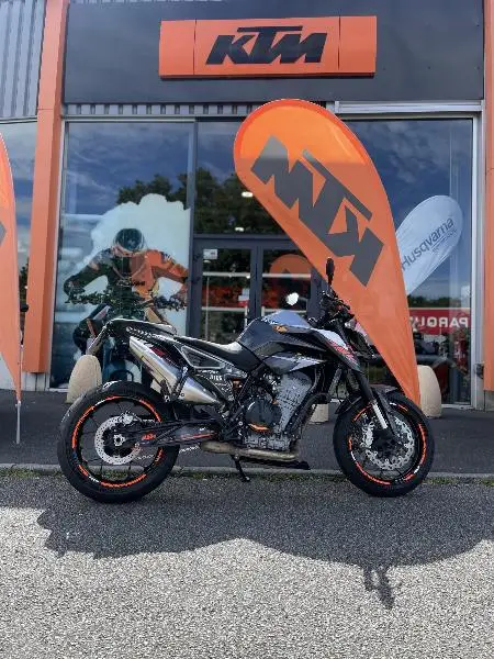 790 DUKE 2018