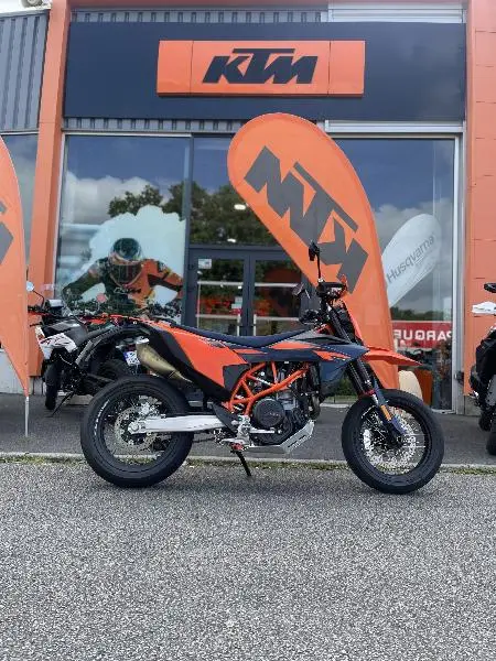 690 SMC R