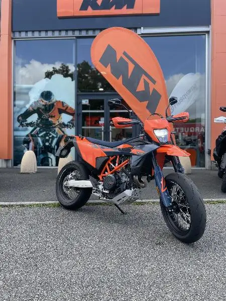 690 SMC R