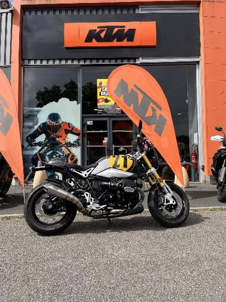 R NineT