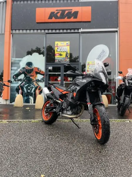 890 SMT