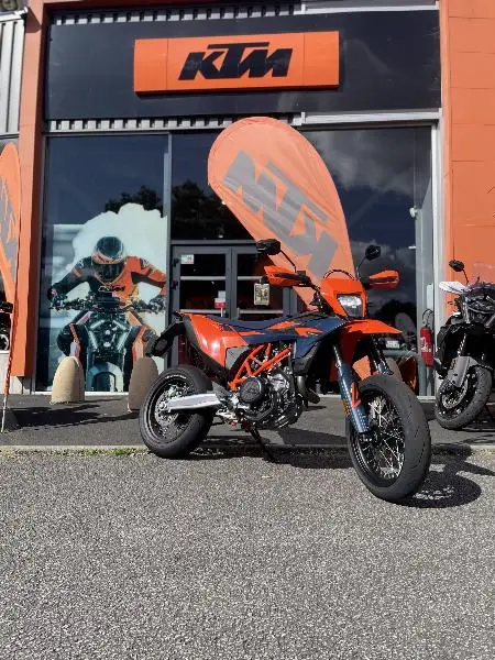690 SMC R