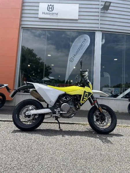 701 SUPERMOTO