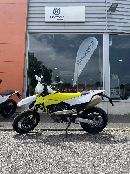 701 SUPERMOTO
