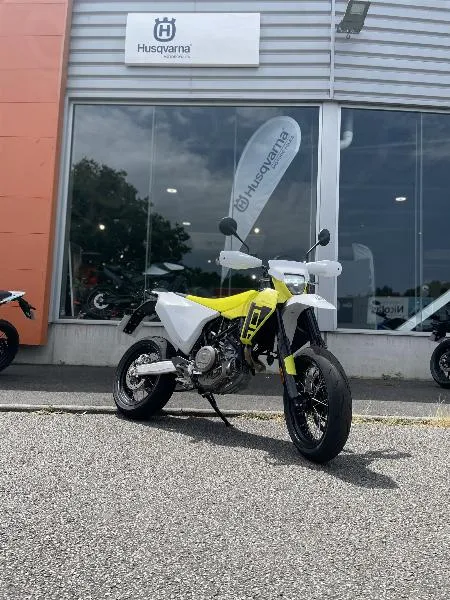 701 SUPERMOTO
