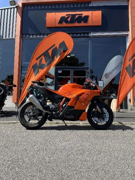 RC 990 R