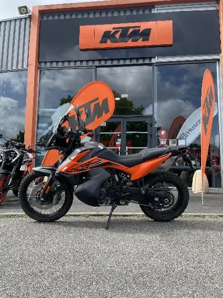 890 ADVENTURE