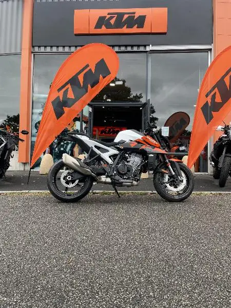 990 DUKE