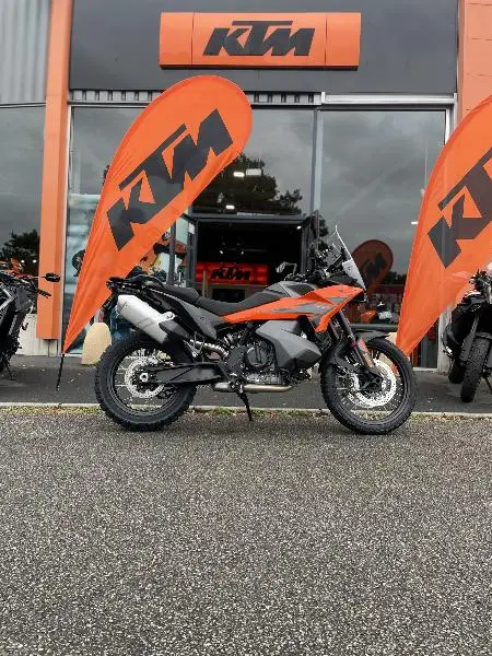 790 ADVENTURE
